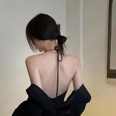 垃圾箱里的婴儿